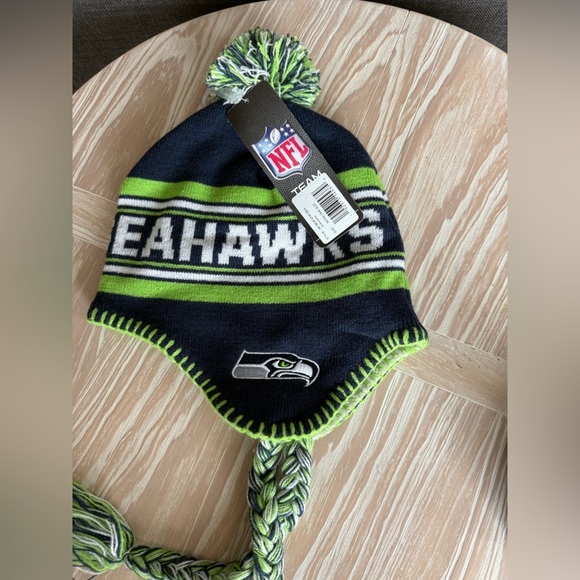 Official NFL Seattle Seahawks|Youth logo beanie with braided tassels•••NWT - Picture 3 of 7